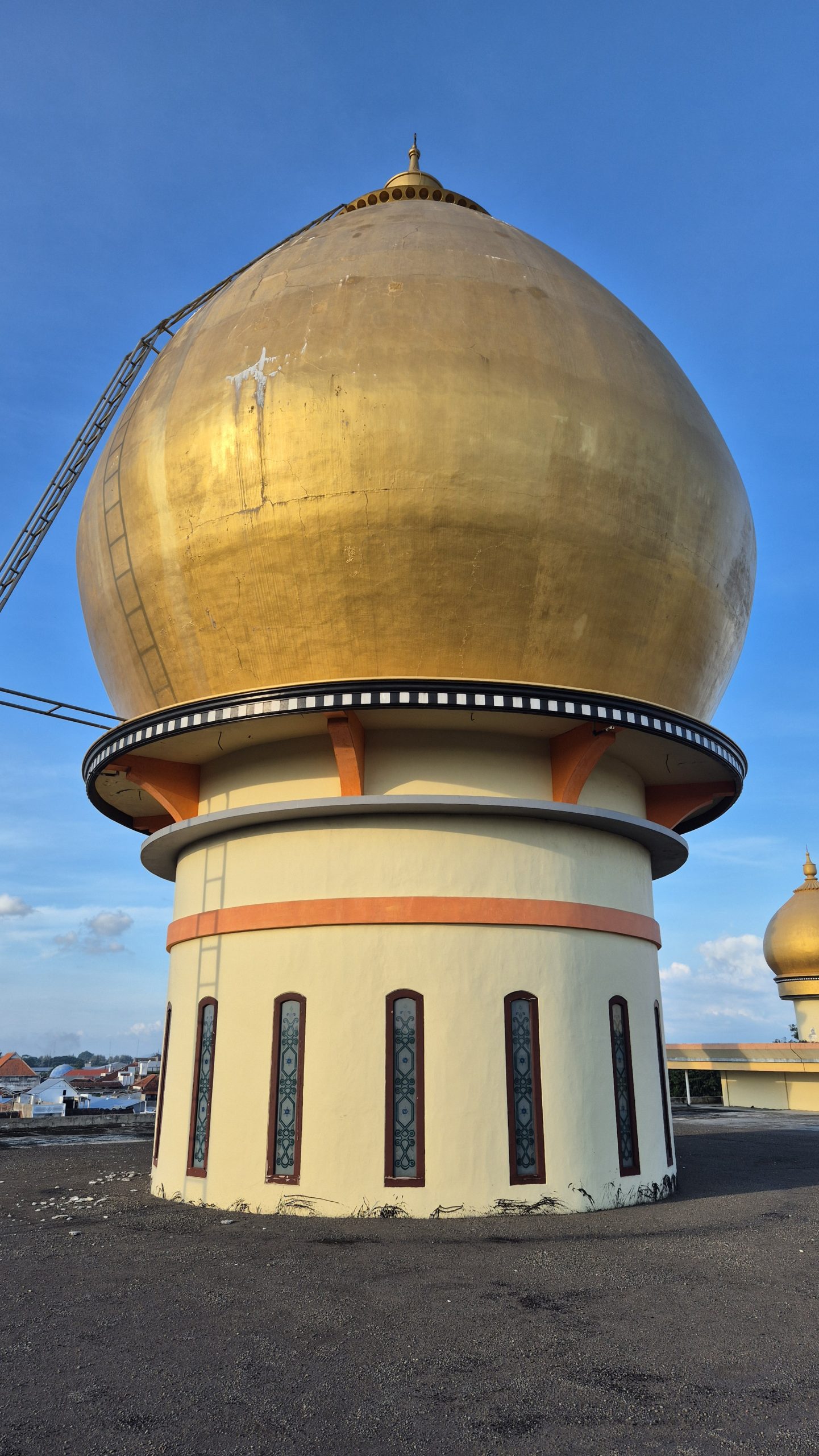 kubah masjid sebelum di bongkar